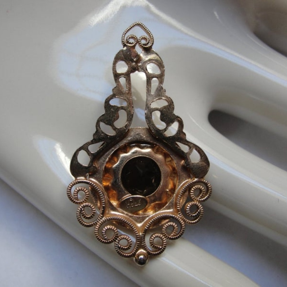 Hobe Pendant - Picture 6 of 14